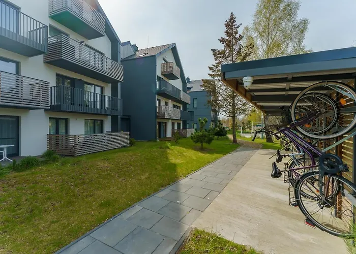 Oak Tree Surfingbird Apartamento Dźwirzyno